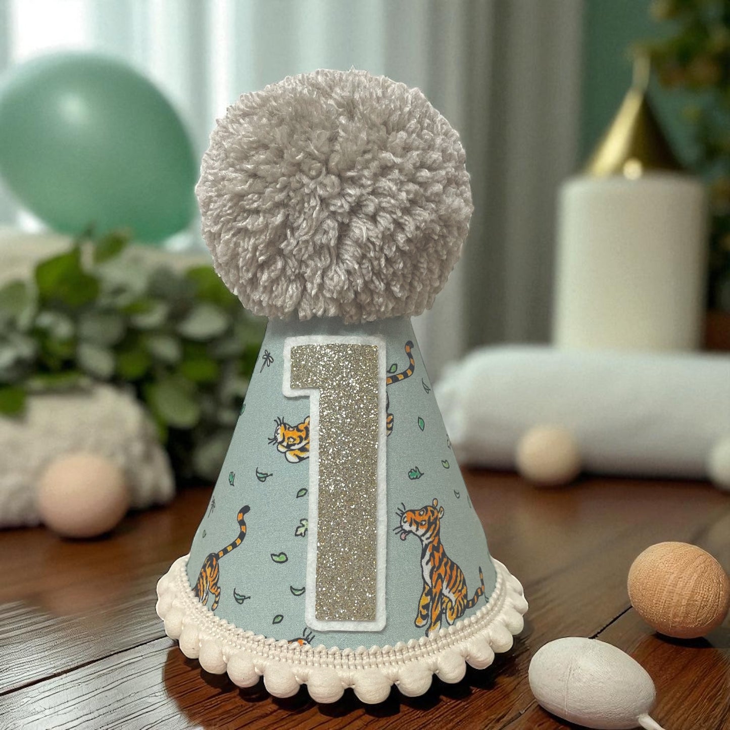 Classic Winnie & Tigger Birthday Outfit – Personalised Cake Smash Bodysuit, Bloomers with Braces and Party Hat – First Birthday Outfit – Handmade by Roo’s Cake-smash Designs